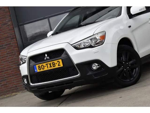 Mitsubishi ASX 1.6 Intense ClearTec 2012 Benzine 2