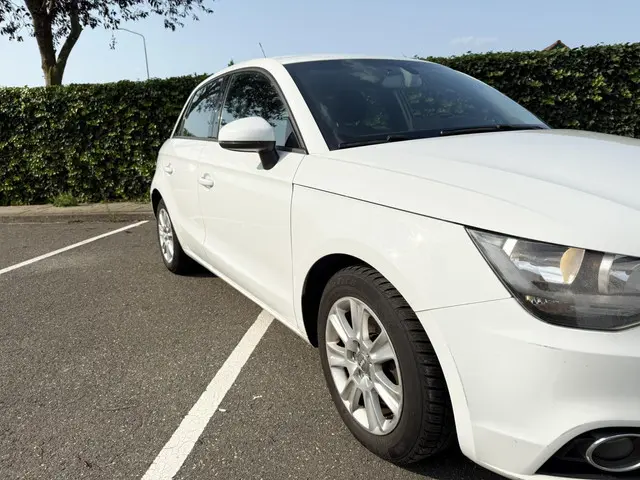 Audi A1 Sportback 1.4 TFSI Connect 2012 Benzine 5