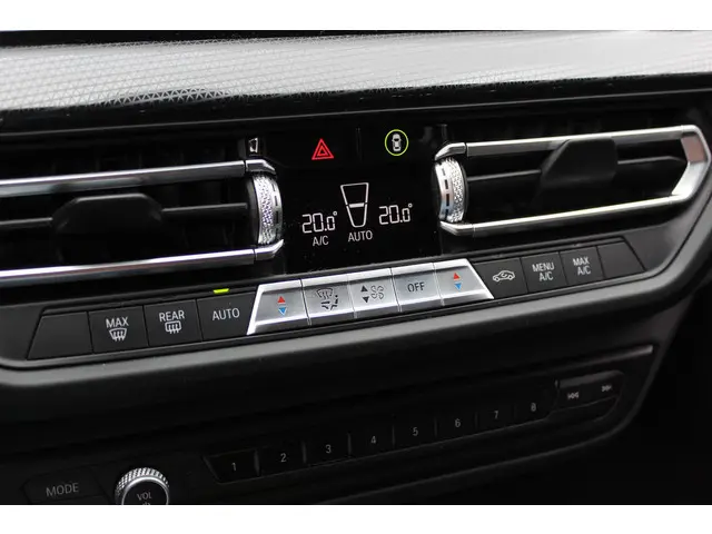 BMW 1 Serie 116d Executive Edition 2020 Diesel 28