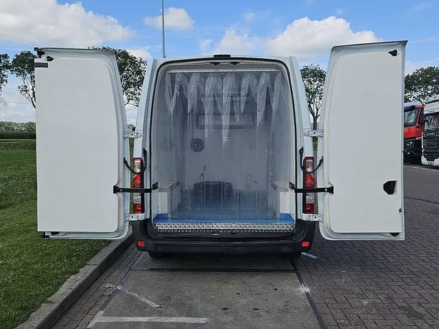 Opel Movano 2.3 2016 Diesel 10