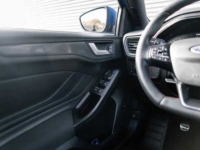 Ford Focus 1.0 EcoBoost ST Line Business 2019 Benzine 22