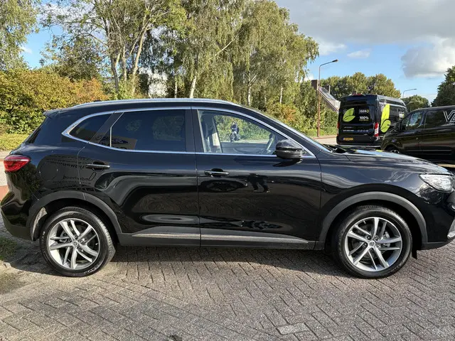 MG EHS 1.5 TGDI Luxury 2023 Hybride Benzine 8