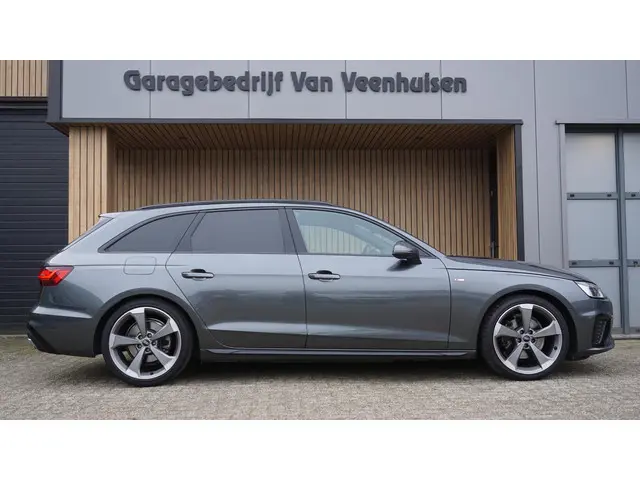 Audi A4 Avant 35 TFSI 150pk 2x S-Line 2022 Benzine 3