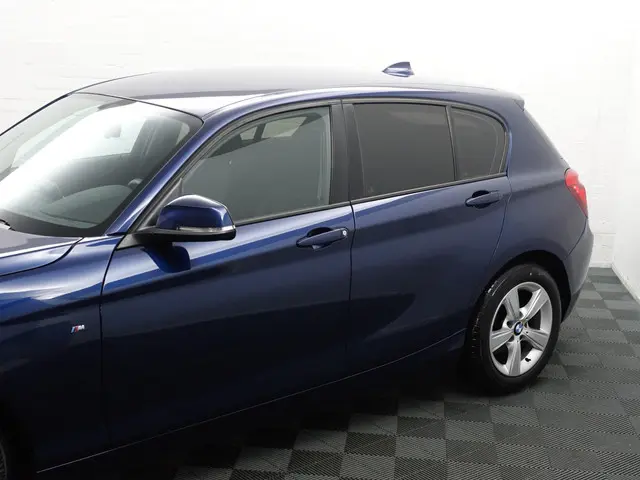 BMW 1 Serie 114i EDE High Executive 2013 Benzine 25
