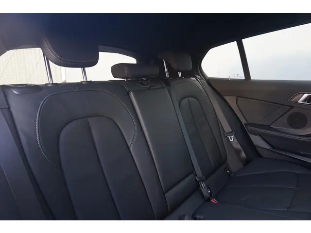 BMW 1 Serie 118i 2024 Benzine 10