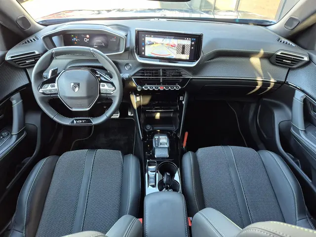 Peugeot 2008 1.2 Hybrid 145 GT 2025 Hybride Benzine 3