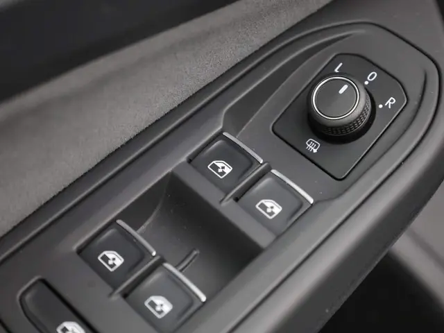 Volkswagen Golf 1.5TSI/130PK R-Line DSG 2022 Benzine 22