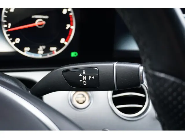 Mercedes-Benz E-Klasse Estate 200 Premium 2018 Benzine 31