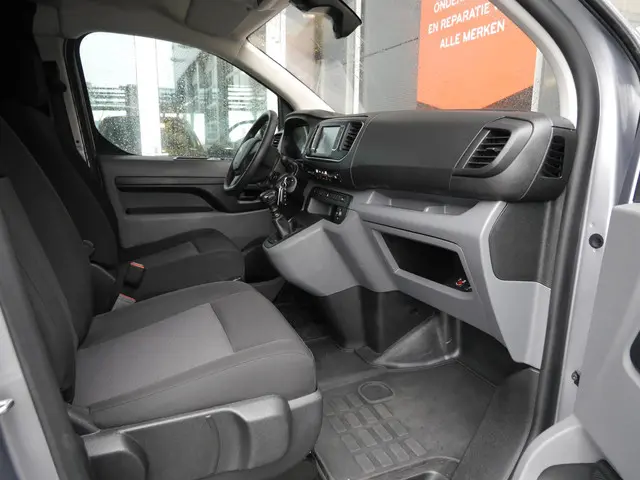 Peugeot Expert 2.0 BlueHDI 145 S&S L2 2022 Diesel 10