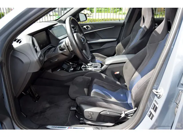 BMW 1 Serie 120i 2023 Benzine 17