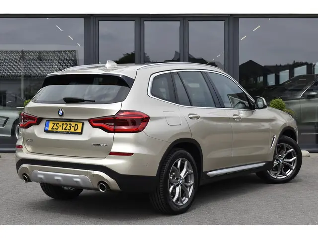 BMW X3 xDrive20i High Executive Edition 2019 Benzine 8
