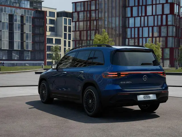 Mercedes-Benz EQB 250+ AMG Line 71 kWh 2026 Elektrisch 27