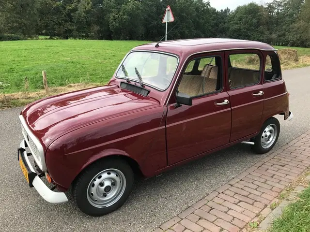 Renault 4 R 4 L In nieuwstaat 1984 Benzine 2