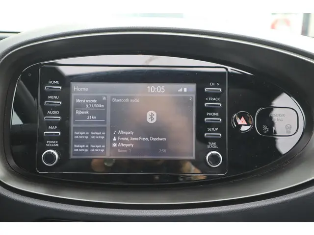 Toyota Aygo X 1.0 VVT-i AIR PLAY AUTOMAAT 2024 Benzine 32