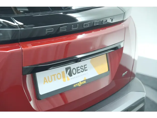 Peugeot 2008 PureTech 130 EAT8 GT 2024 Benzine 27