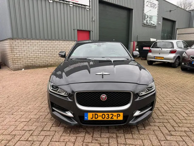 Jaguar XE 2.0 D Portfolio 2016 Diesel 7