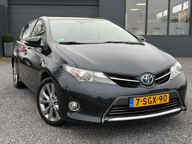 Toyota Auris 1.8 Hybrid Executive 2013 Hybride Benzine 2