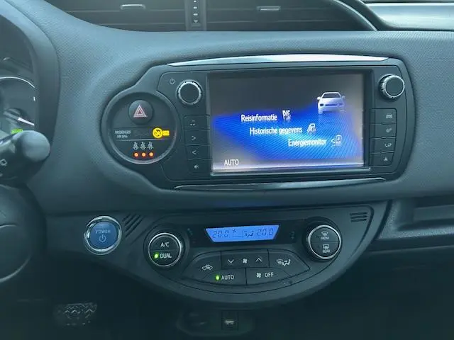 Toyota Yaris 1.5 Hybrid Aspiration 2016 Hybride Benzine 8