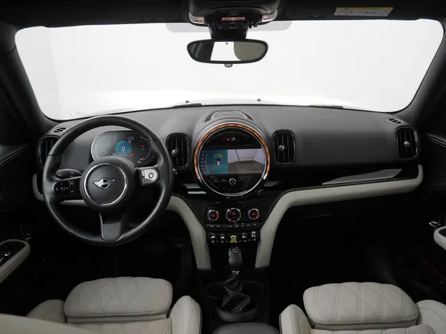 MINI Countryman Cooper SE ALL4 2022 Hybride Benzine 5
