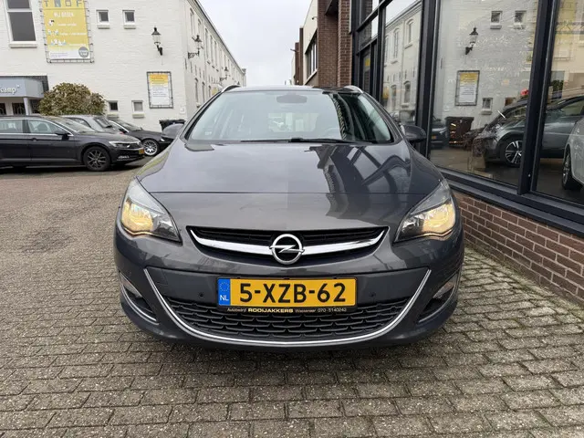 Opel Astra 2