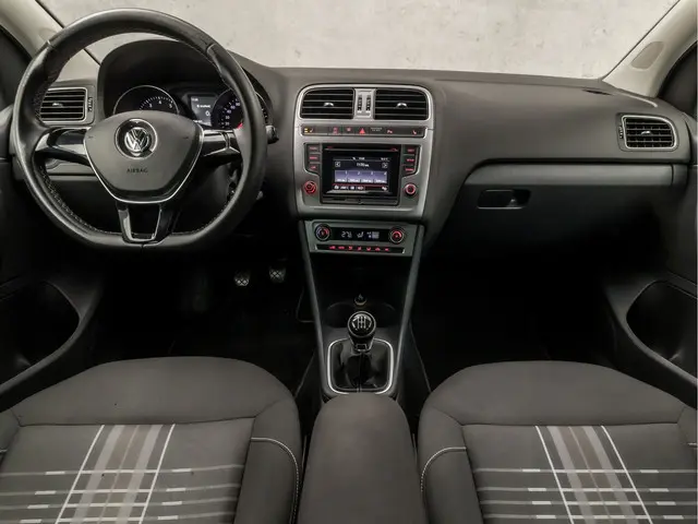 Volkswagen Polo 1.0 Luxury Sportline 2015 Benzine 6