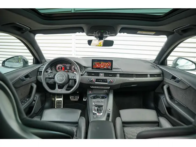 Audi RS4 2