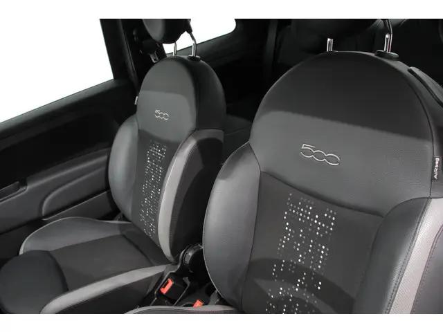 Fiat 500 1.0 Hybrid Sport Connect 2021 Benzine 18