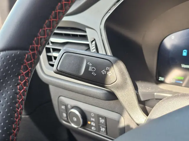 Ford Kuga 2.5 FHEV ST-Line X 2024 Hybride Benzine 16