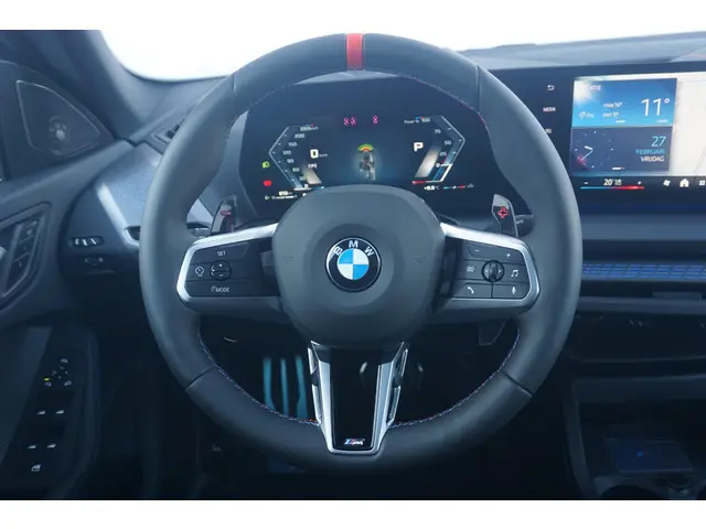 BMW 2 Serie Gran Coupé M235 xDrive 2026 Benzine 18