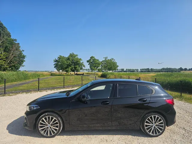 BMW 1 Serie 118i Executive Edition 2020 Benzine 9