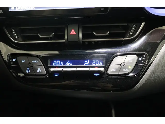 Toyota C-HR 1.8 Hybrid Bi-Tone, 2017 Hybride Benzine 26