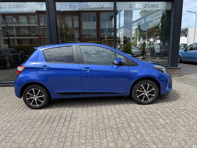 Toyota Yaris 1.5 Hybrid Design Sport 2018 Hybride Benzine 3