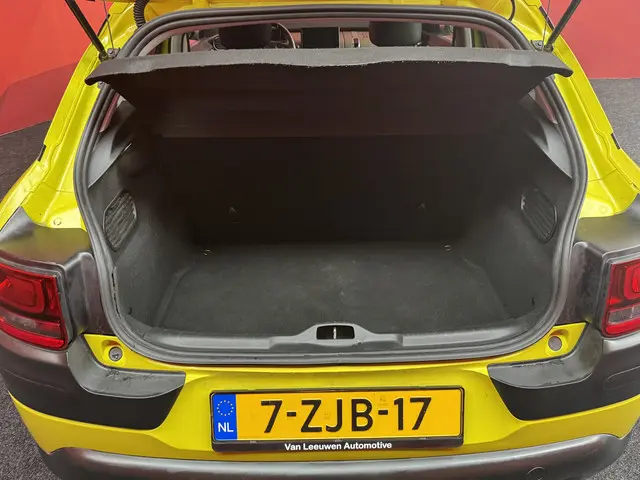 Citroën C4 Cactus 1.2 VTi Feel 2015 Benzine 14