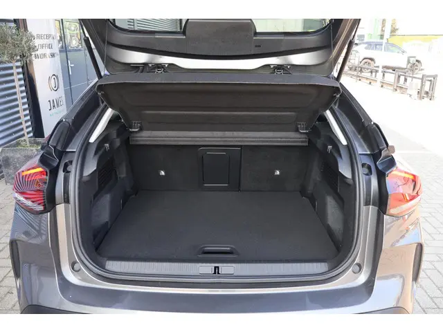 Citroën C4 1.2 Puretech Shine Pack Business 2023 Benzine 31