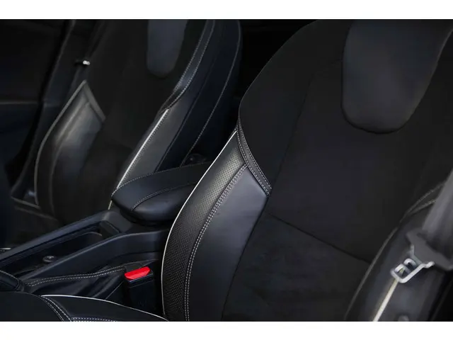 Volvo V40 T3 Polar+ Sport 2020 Benzine 29