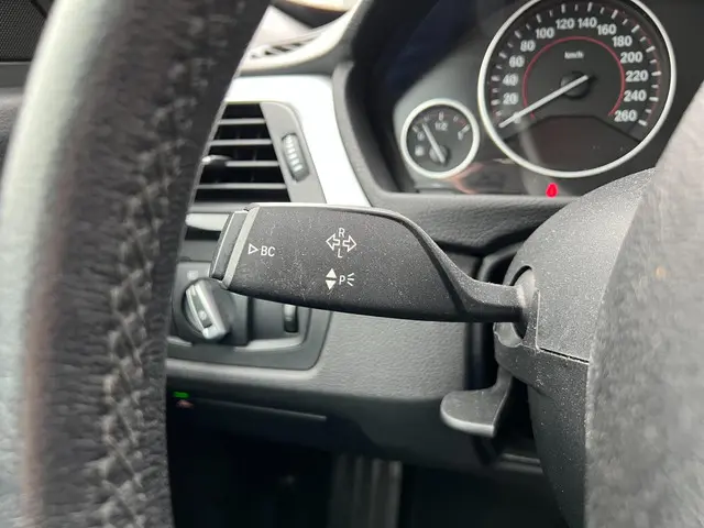 BMW 3 Serie GT 330i High Executive 2019 Benzine 15