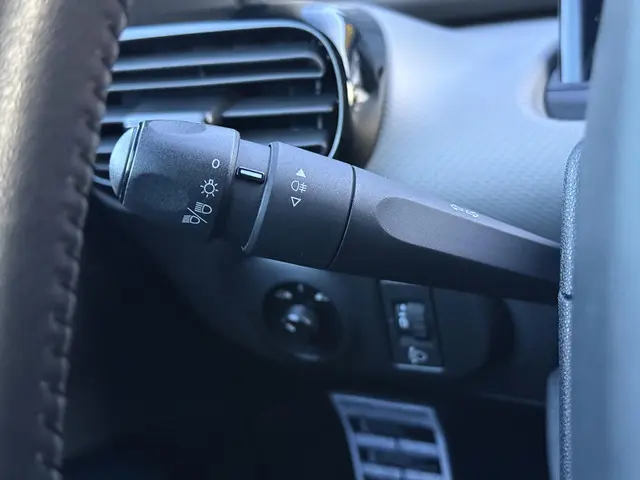 Citroën C4 Cactus 1.2 PureTech Business 2015 Benzine 23