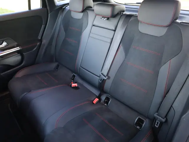 Mercedes-Benz EQA 250 AMG line 2021 Elektrisch 12