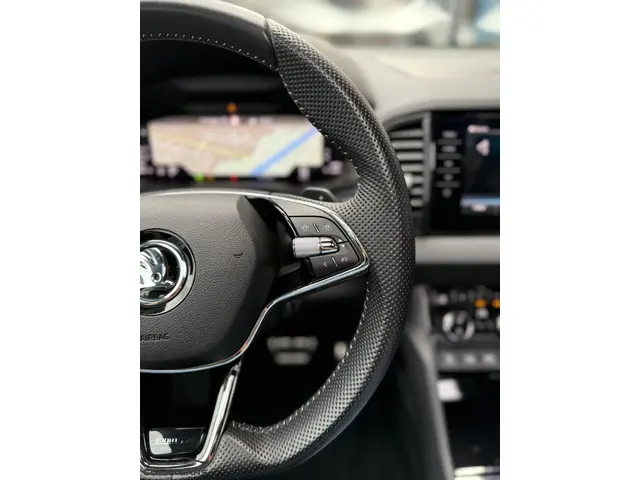 Škoda Karoq 2.0 TSI 4x4 Sportline Business 2022 Benzine 23