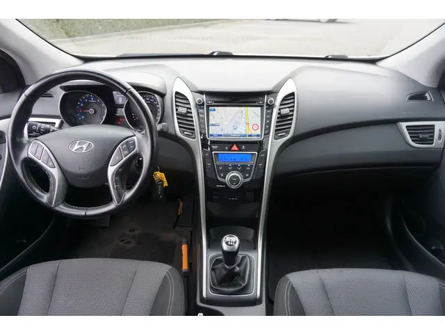 Hyundai i30 1.6 GDI i-Motion Plus 2015 Benzine 8