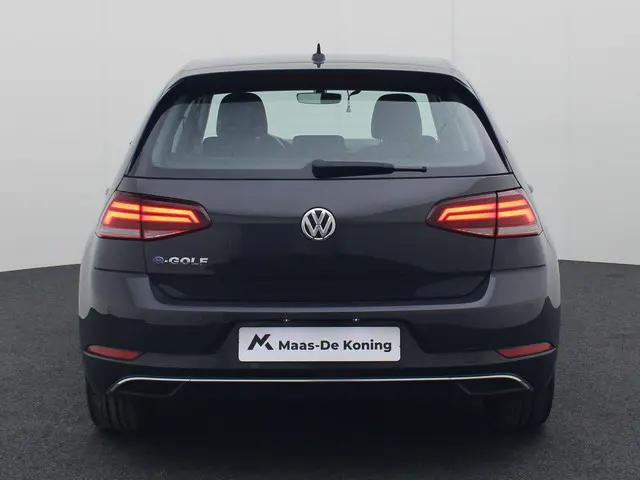 Volkswagen e-Golf 100kW/136PK E-DITION 2020 Elektrisch 33