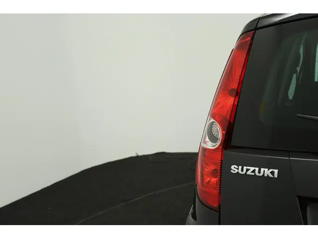 Suzuki Splash 1.0 VVT Exclusive EASSS 2012 Benzine 33
