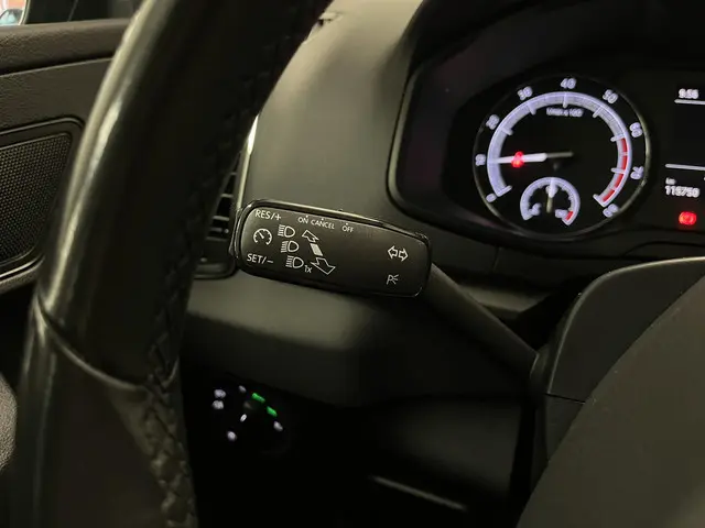 Škoda Karoq 1.0 TSI Style 2020 Benzine 34