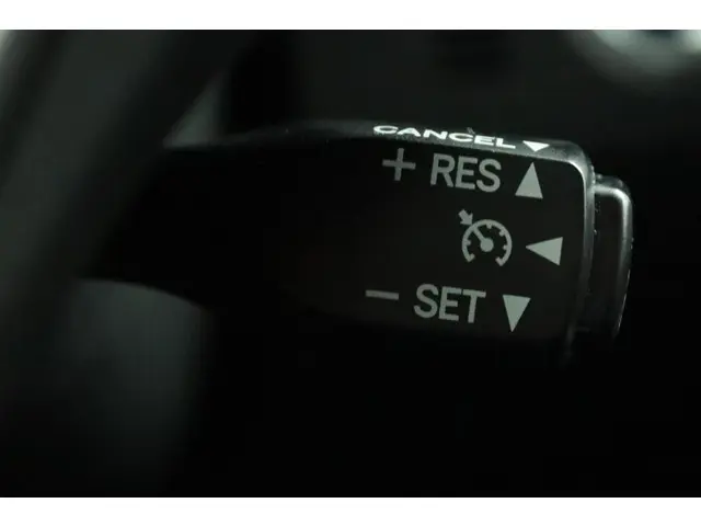 Toyota Auris 1.8 Hybrid Executive 2013 Hybride Benzine 44