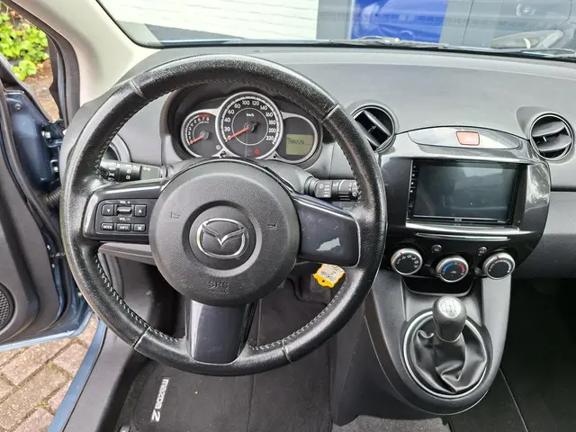 Mazda 2 1.3 Silver Edition 2014 Benzine 8