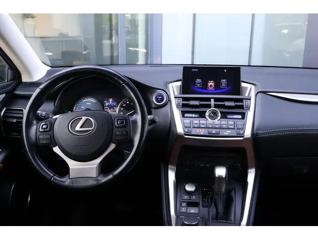 Lexus NX 300h AWD Luxury Line 2015 Hybride Benzine 13