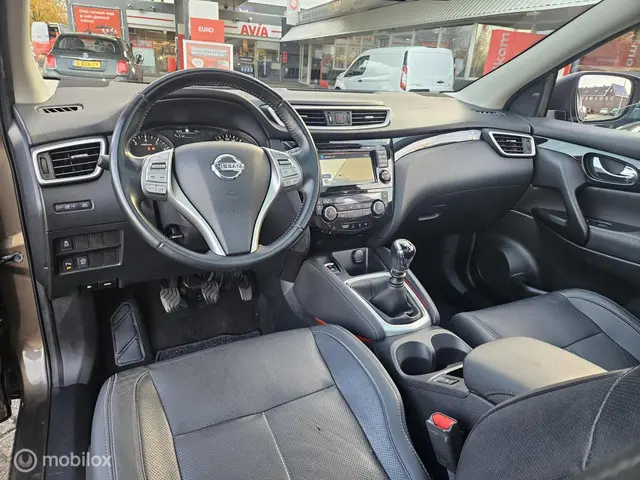 Nissan QASHQAI 1.2 Premier Edition 2014 Benzine 14