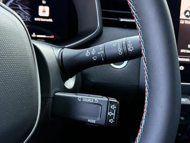 Renault Clio 1.0 TCe 90 GPF esprit Alpine 2025 Benzine 28