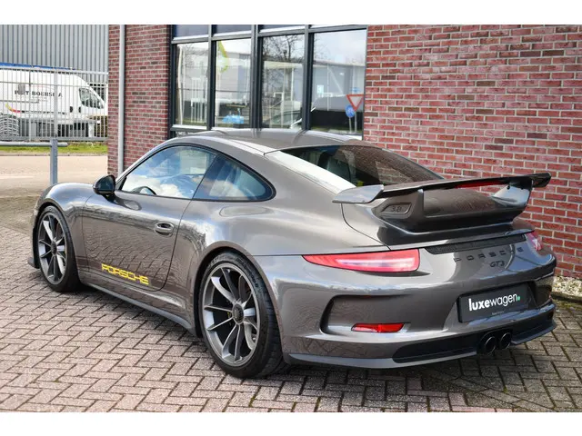 Porsche 911 3.8 GT3 2015 Benzine 64