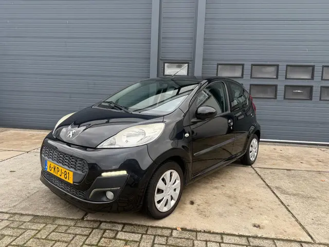 Peugeot 107 1.0 Active 2013 2013 Benzine